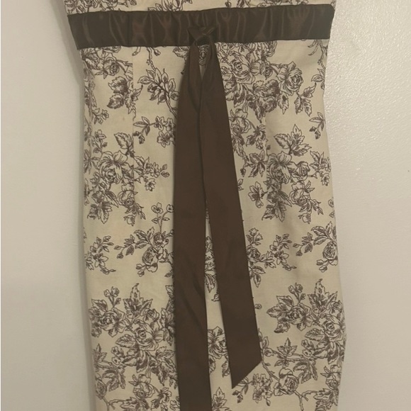 Dress  , size 2. ,  no stains , very little wear - Picture 2 of 3